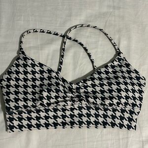 Sports bra from forever 21, never worn, size S, perfect condition